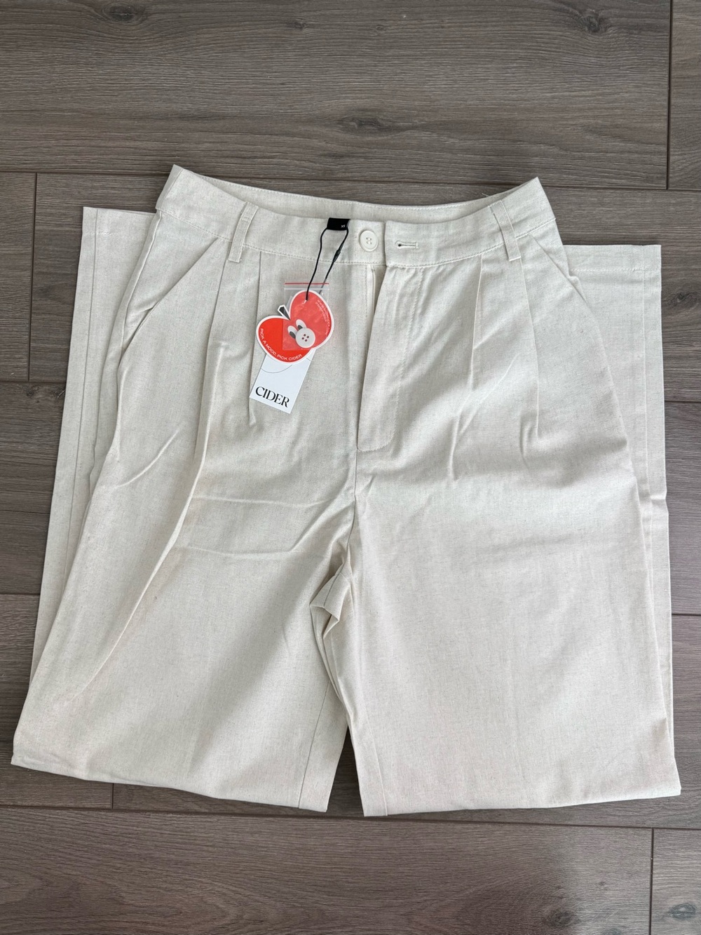 Cider Cream Pleated High-Rise Pants w/ Belt